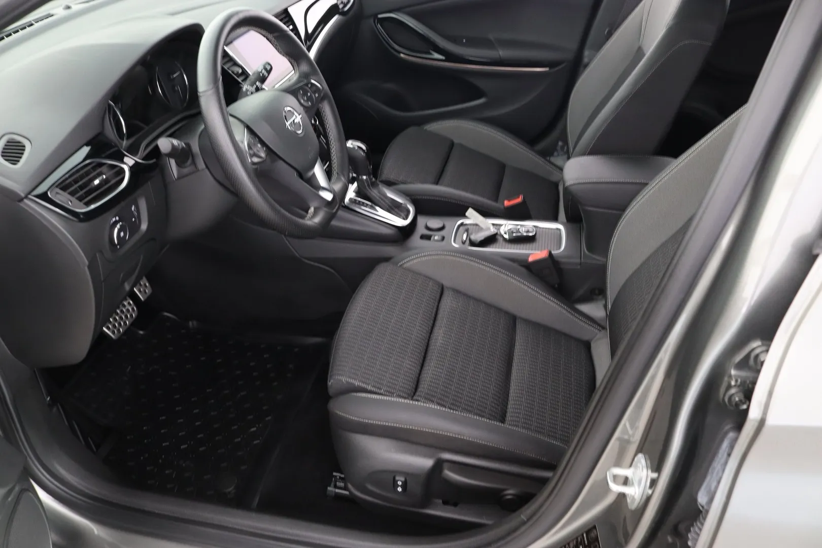 Opel Astra FOH-842 carousel image