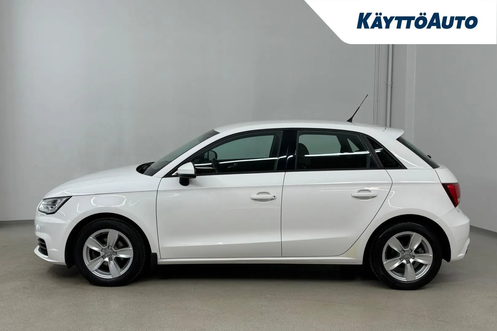 Audi A1 XOM-698 carousel image