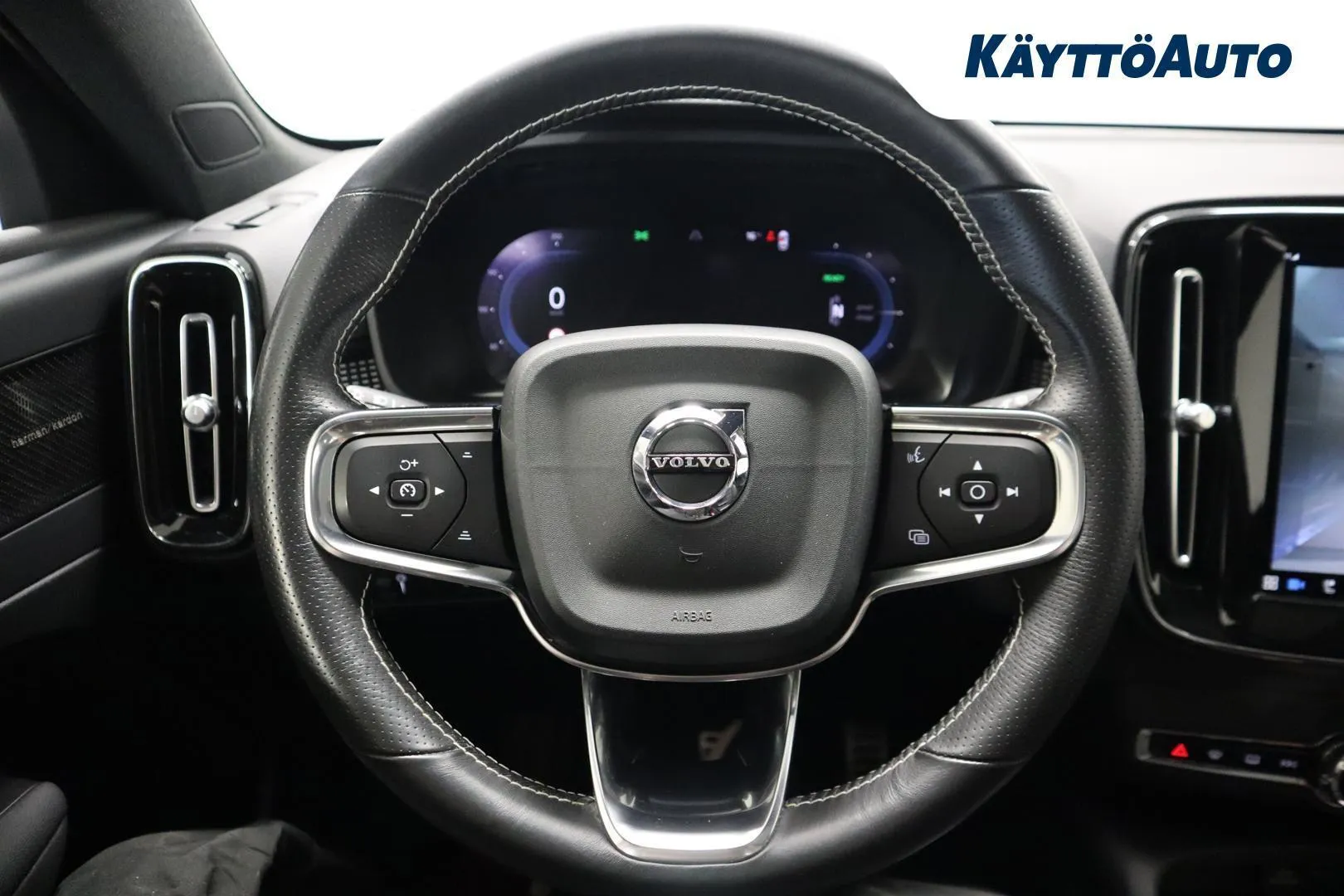 Volvo XC40 RUO-466 carousel image