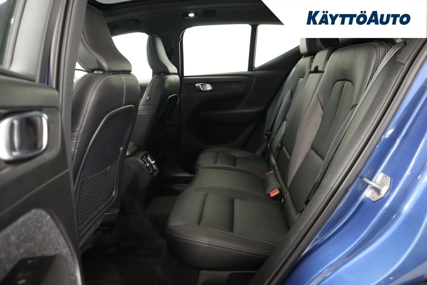 Volvo XC40 RUO-466 carousel image