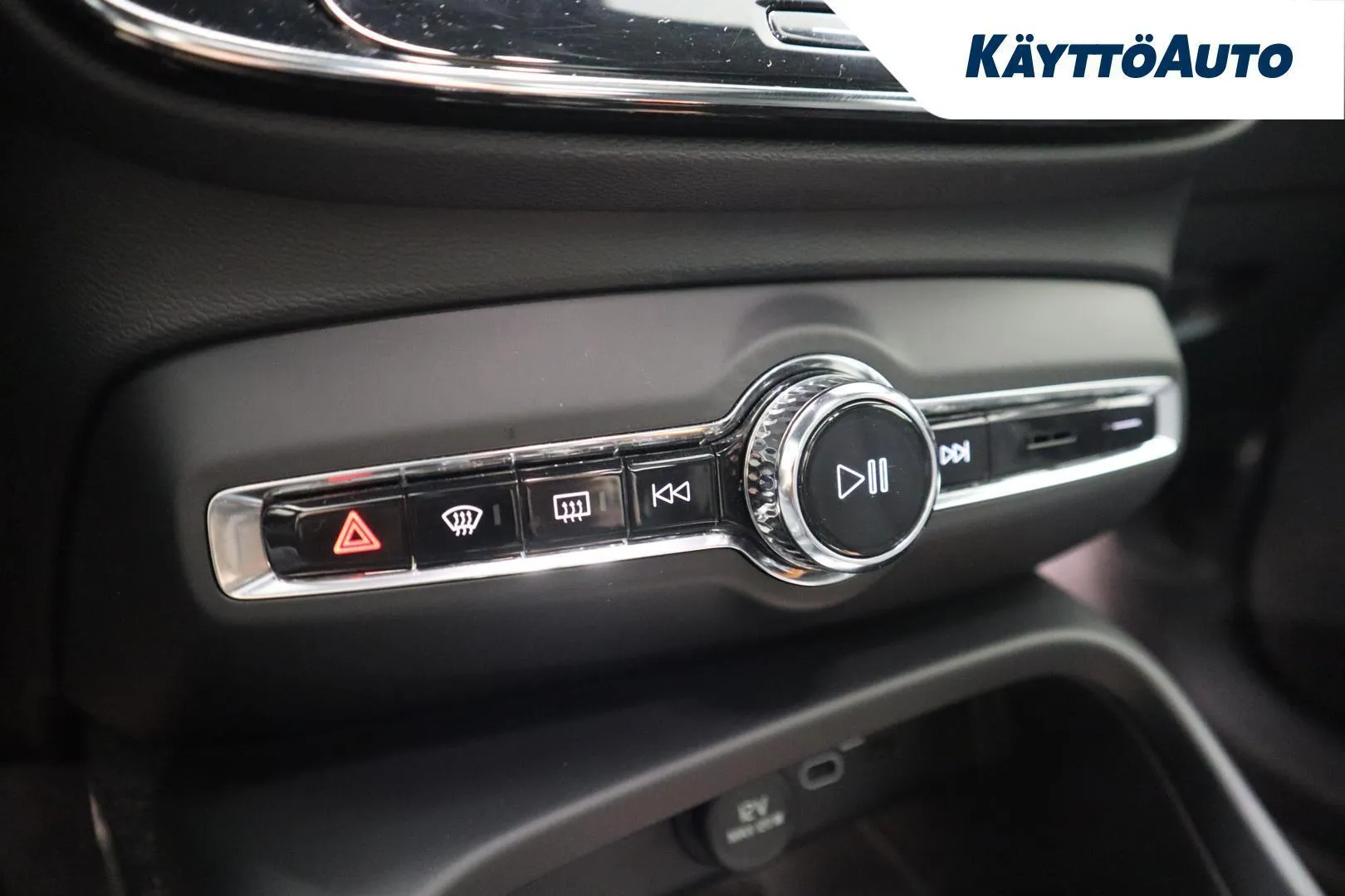 Volvo XC40 RUO-466 carousel image