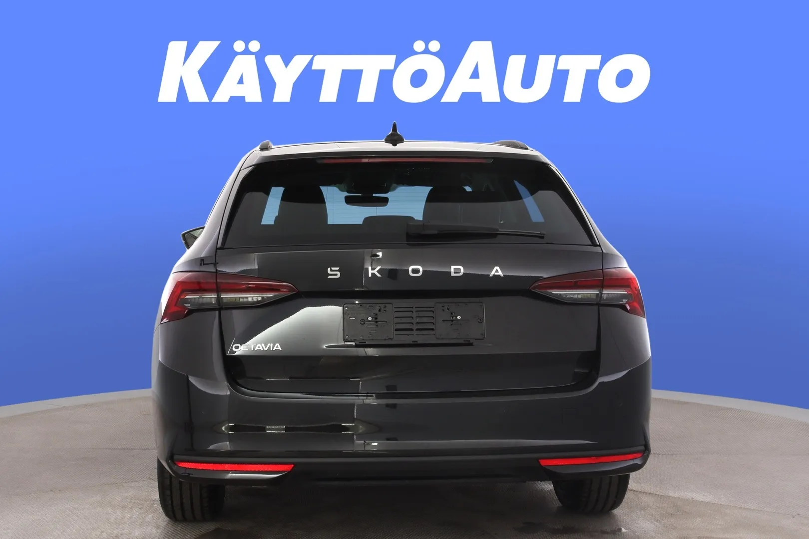 Skoda Octavia KYO-934 carousel image