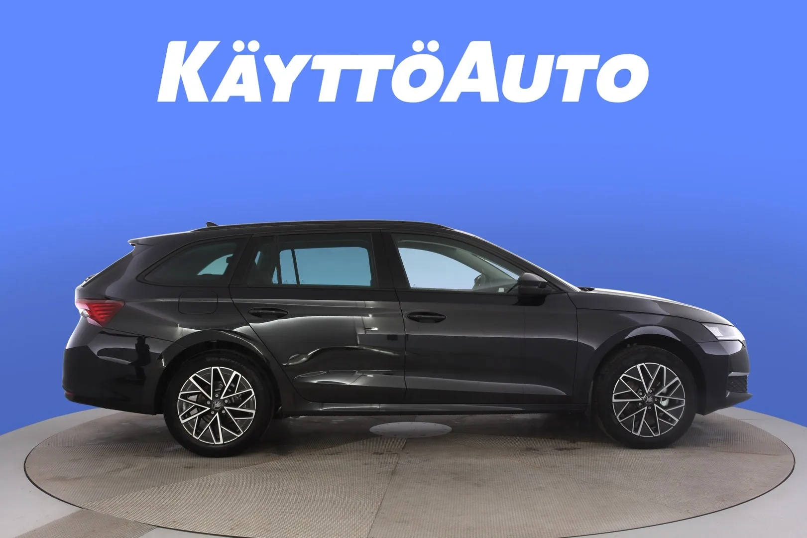 Skoda Octavia KYO-934 carousel image