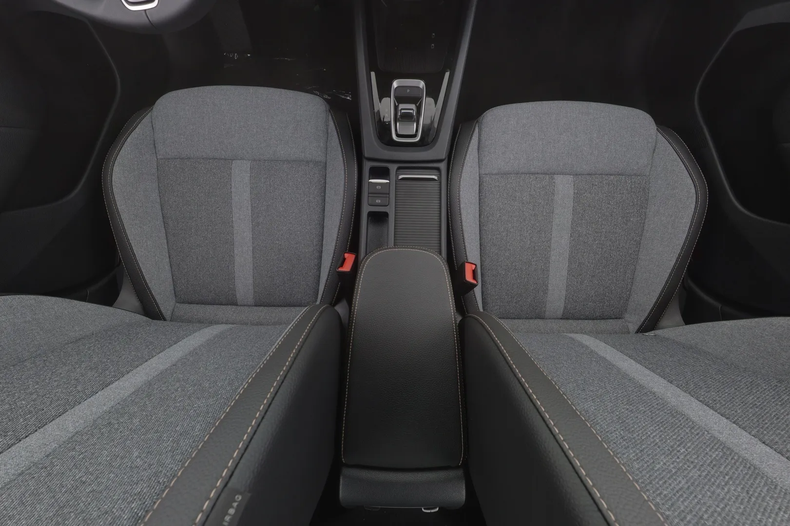 Skoda Octavia KYO-934 carousel image