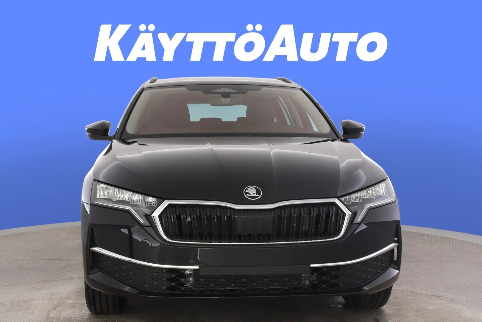 Skoda Octavia KYO-934 carousel image