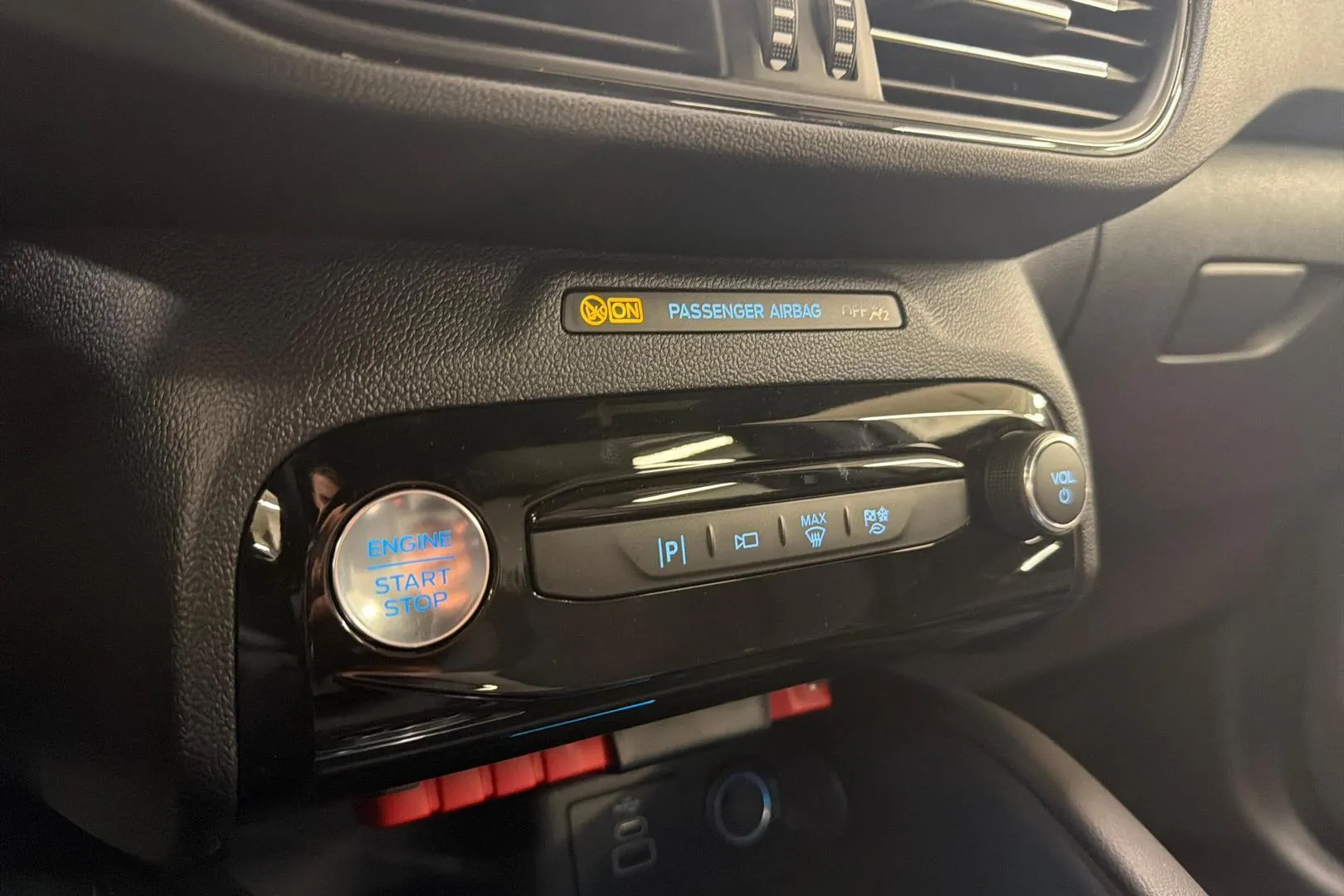 Ford Kuga FSZ-398 carousel image