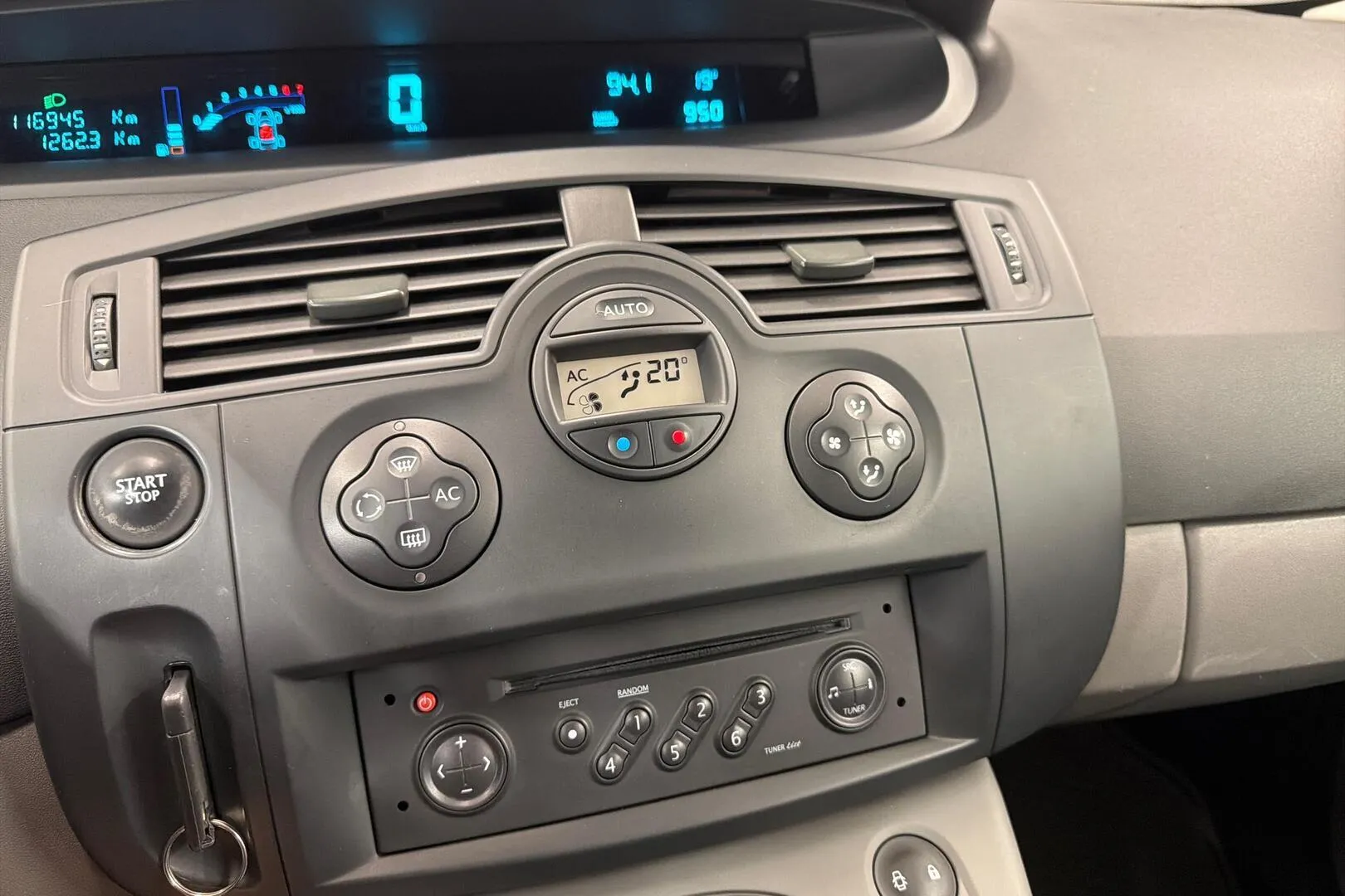 Renault Grand Scenic OMI-300 carousel image
