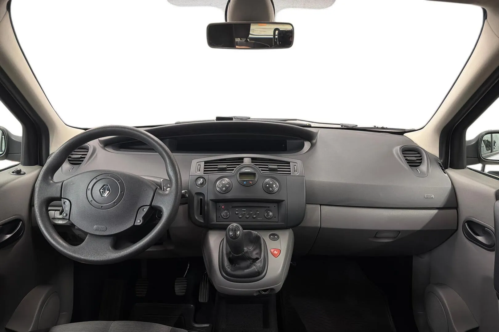 Renault Grand Scenic OMI-300 carousel image