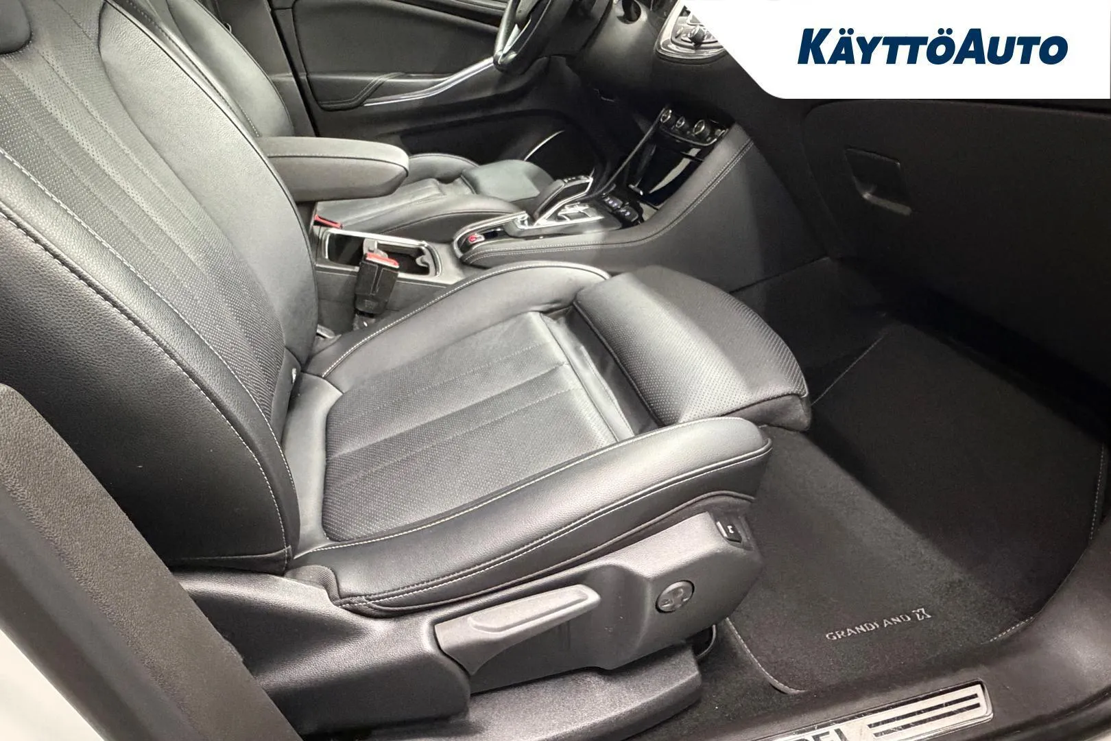 Opel Grandland X RXK-560 carousel image