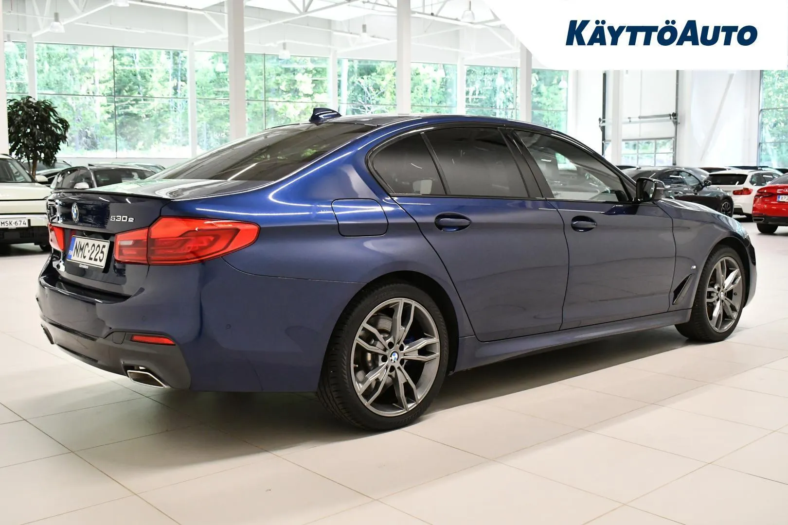 BMW 530 NMC-225 carousel image