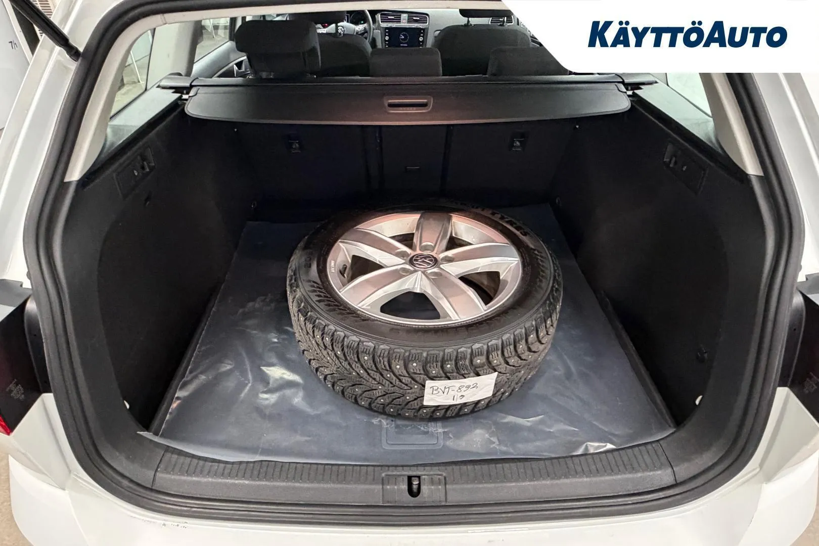 Volkswagen Golf BVT-892 carousel image