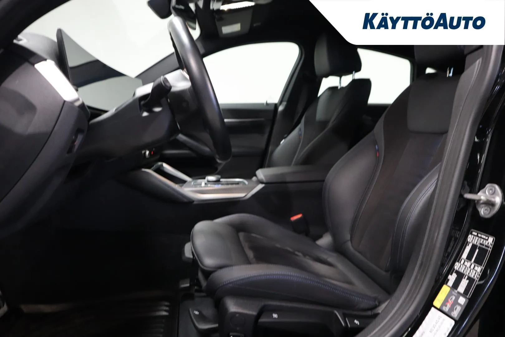 BMW i4 JNU-267 carousel image