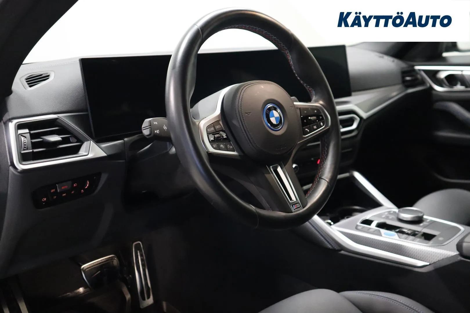 BMW i4 JNU-267 carousel image