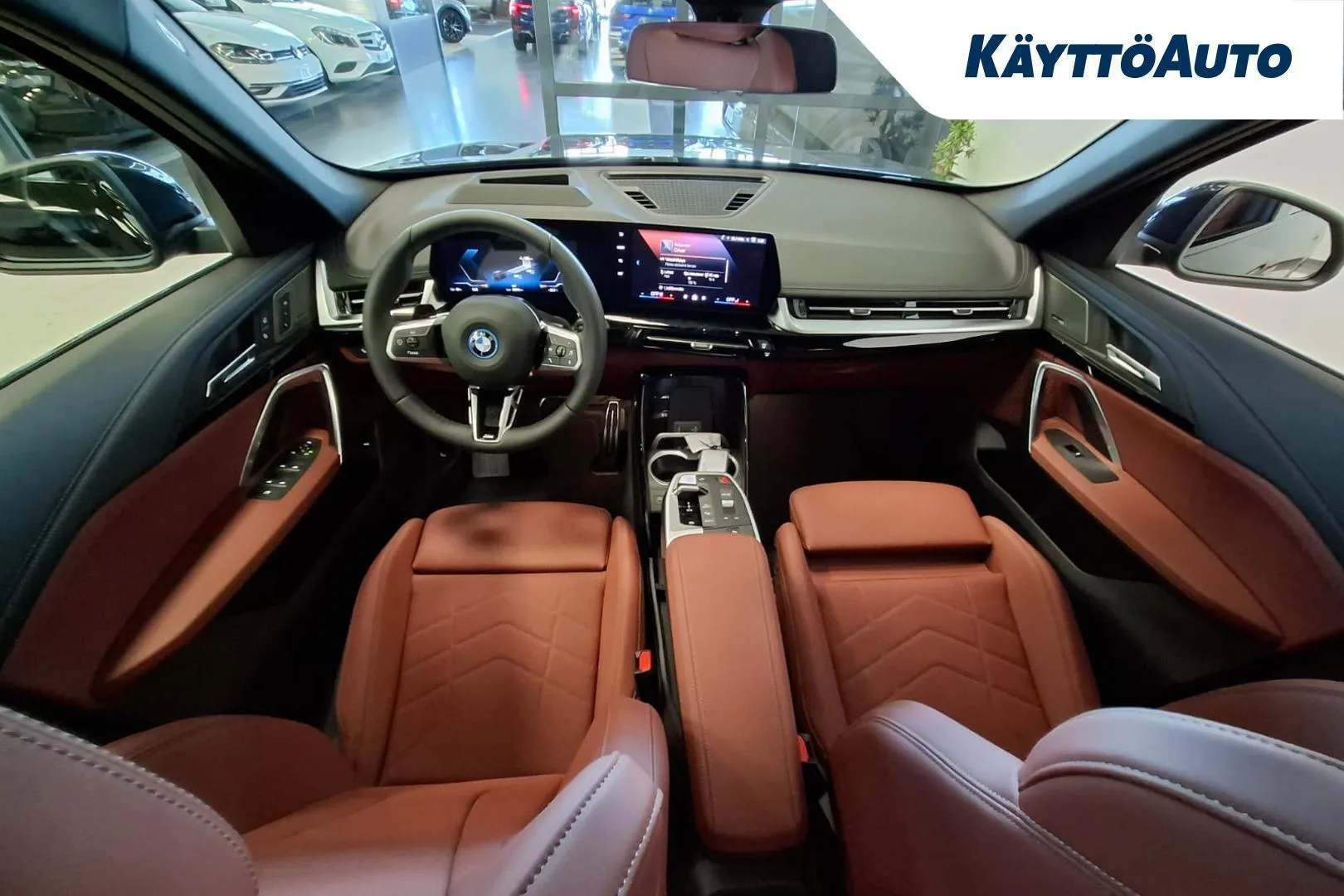 BMW iX1 YMS-543 carousel image