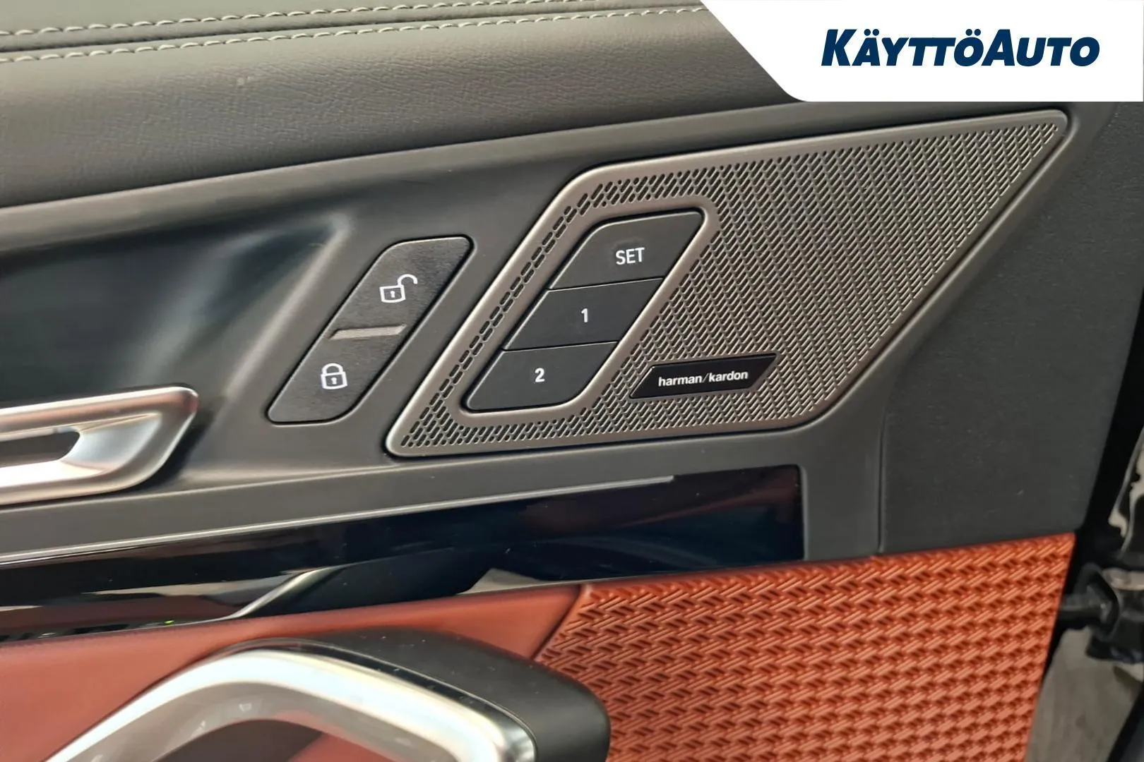 BMW iX1 YMS-543 carousel image