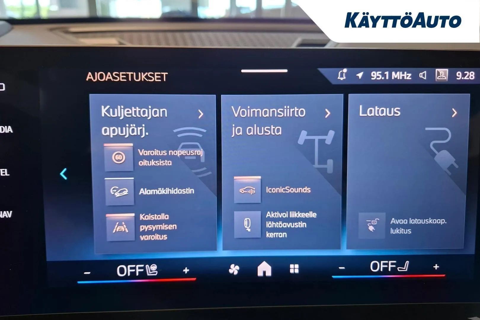 BMW iX1 YMS-543 carousel image