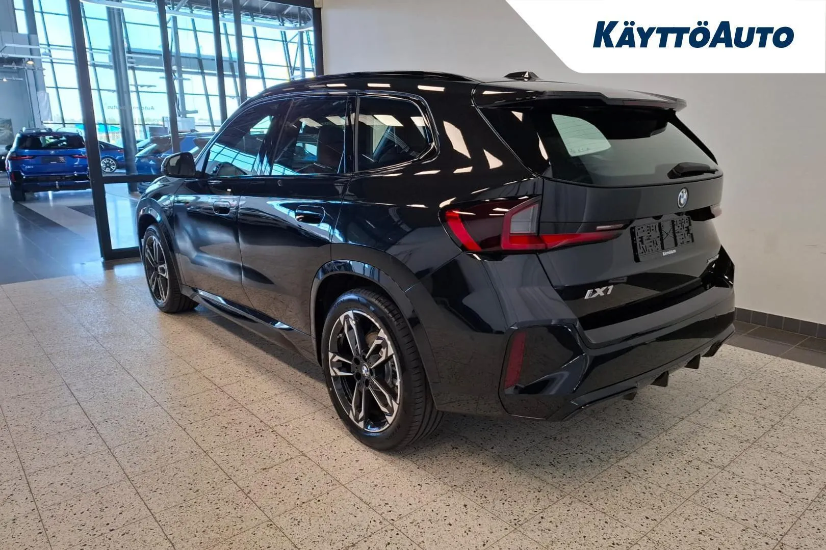 BMW iX1 YMS-543 carousel image