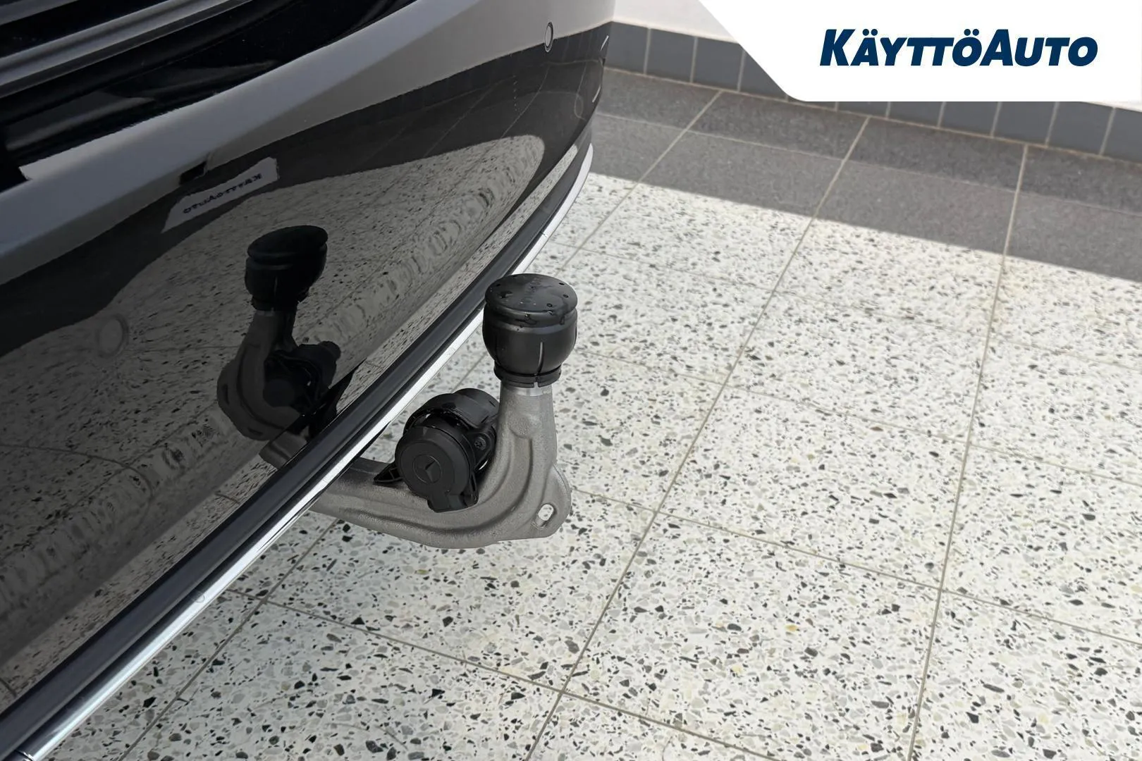 Mercedes-Benz A KYT-580 carousel image