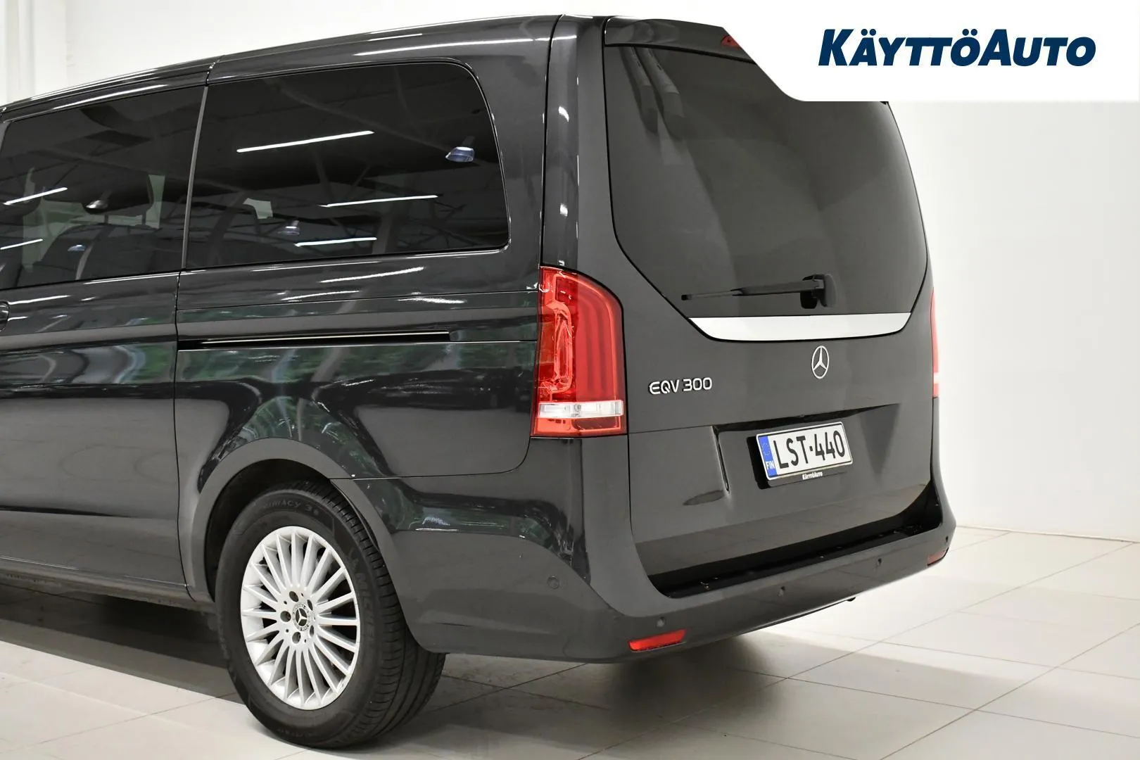 Mercedes-Benz EQV LST-440 carousel image
