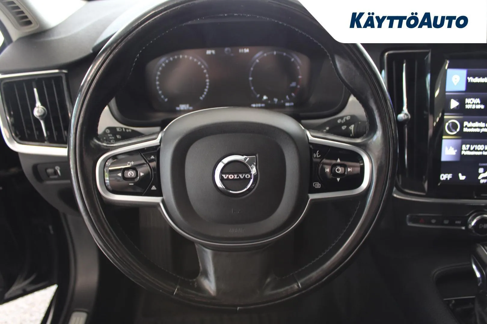 Volvo V90 NMG-747 carousel image