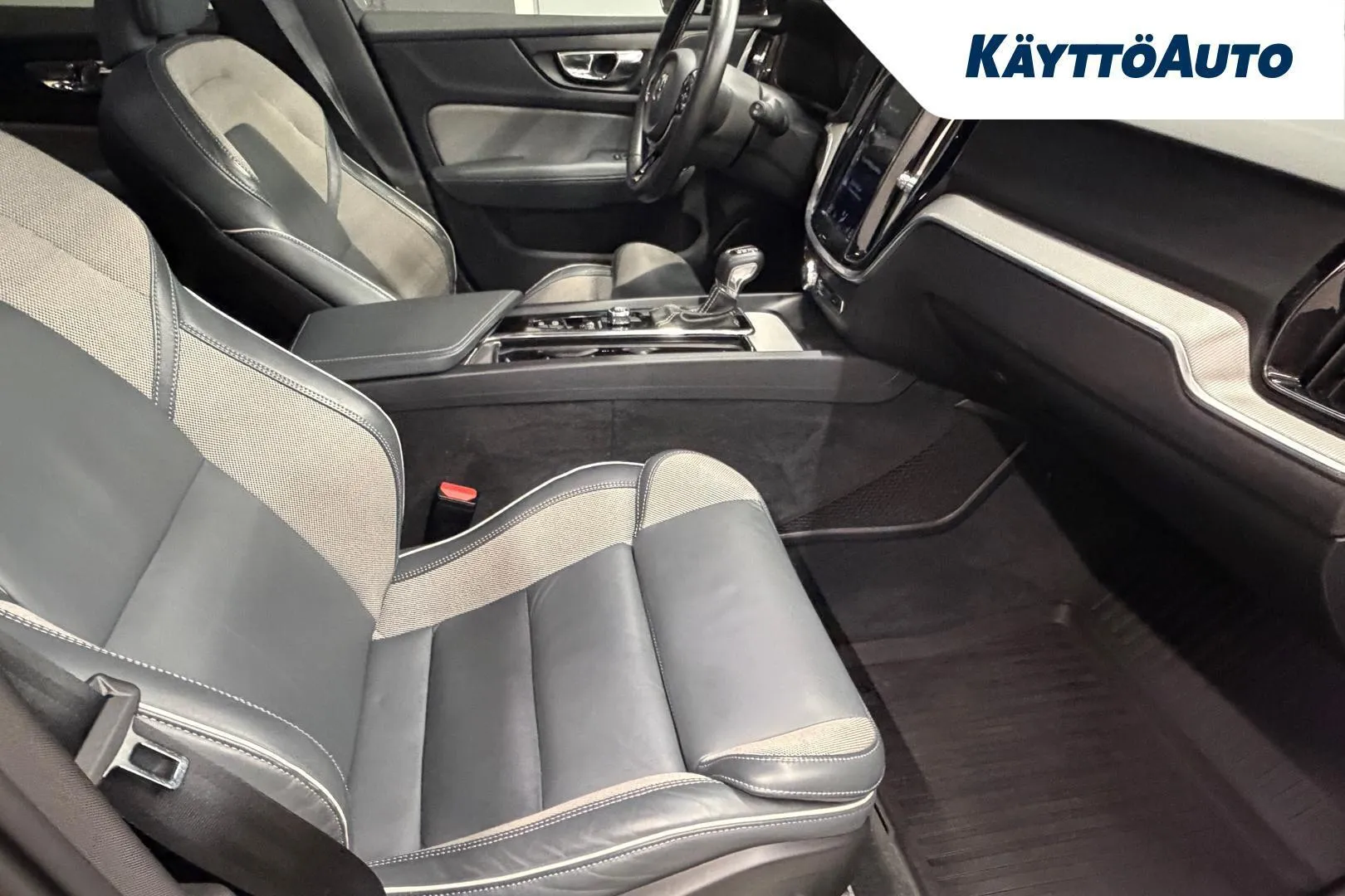 Volvo V60 COK-909 carousel image