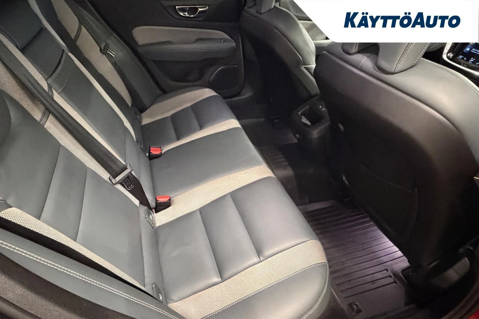 Volvo V60 COK-909 carousel image