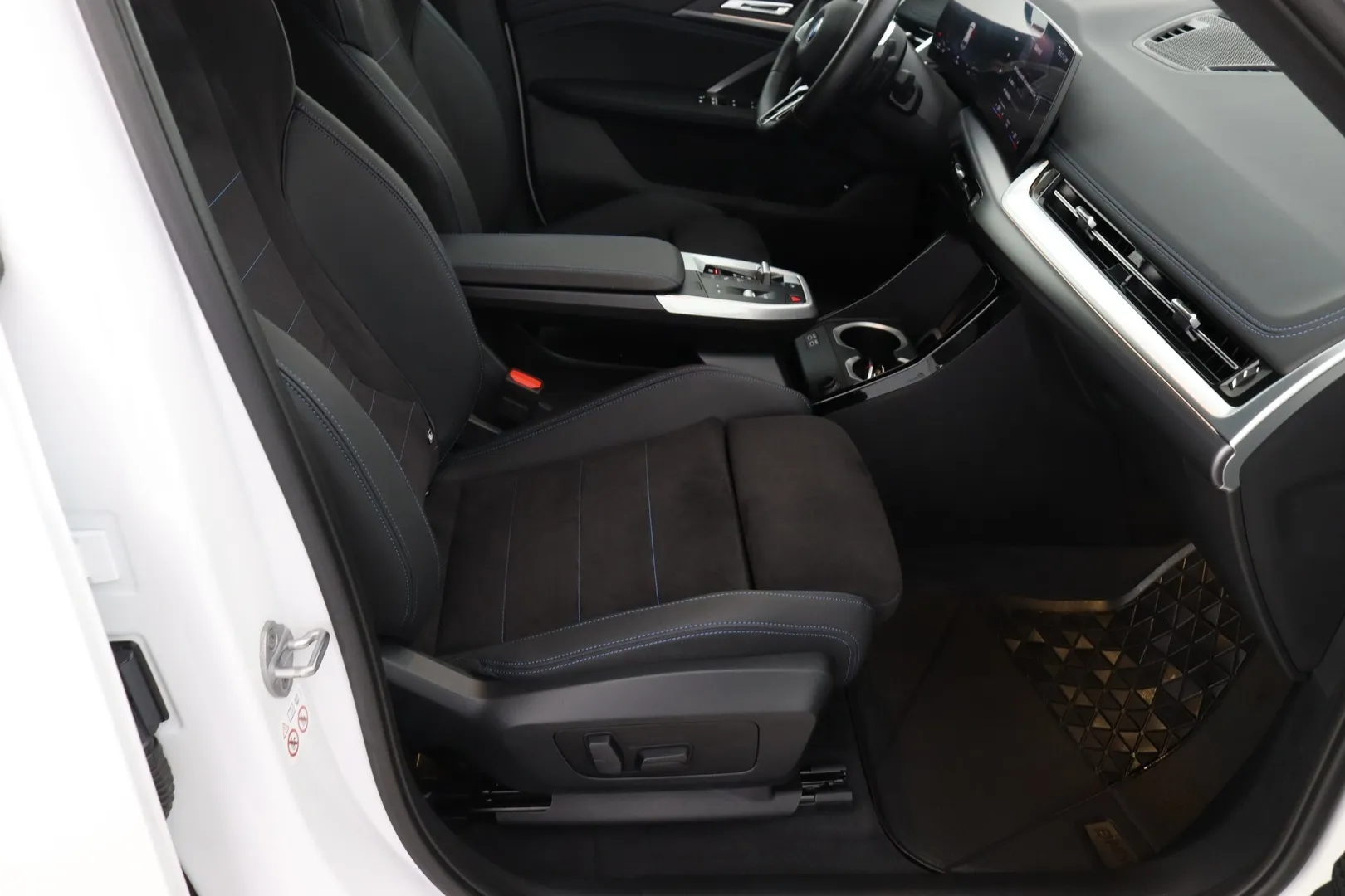 BMW X1 RUV-841 carousel image