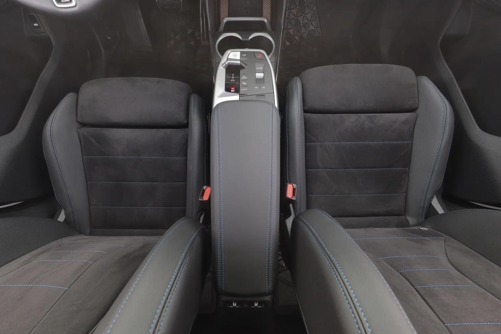 BMW X1 RUV-841 carousel image