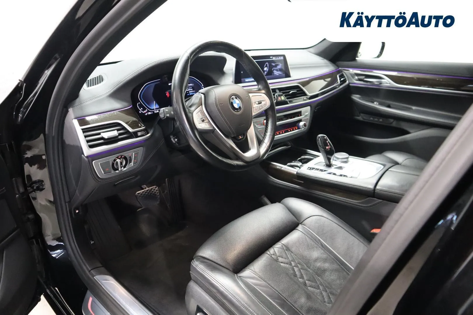 BMW 745 MYY-169 carousel image