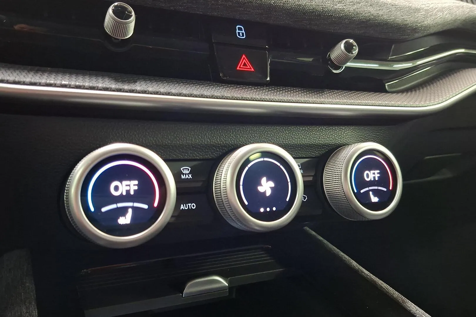 Skoda Superb NOL-786 carousel image