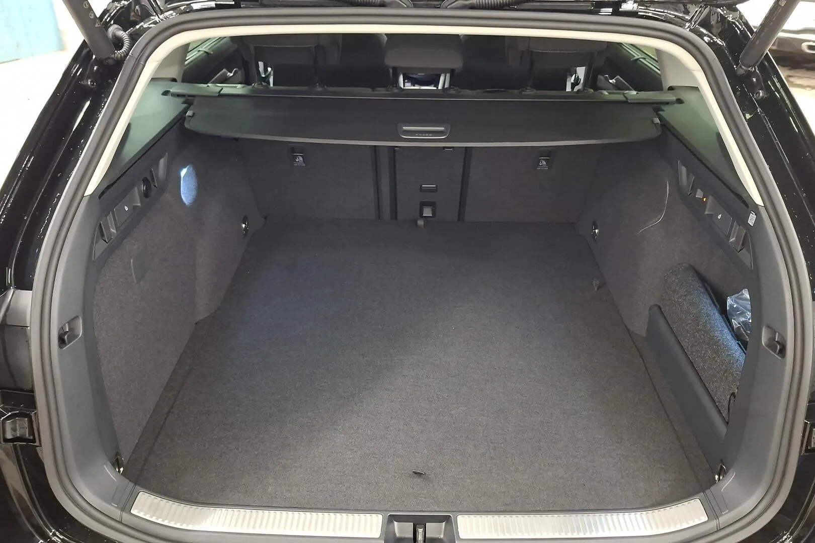 Skoda Superb NOL-786 carousel image