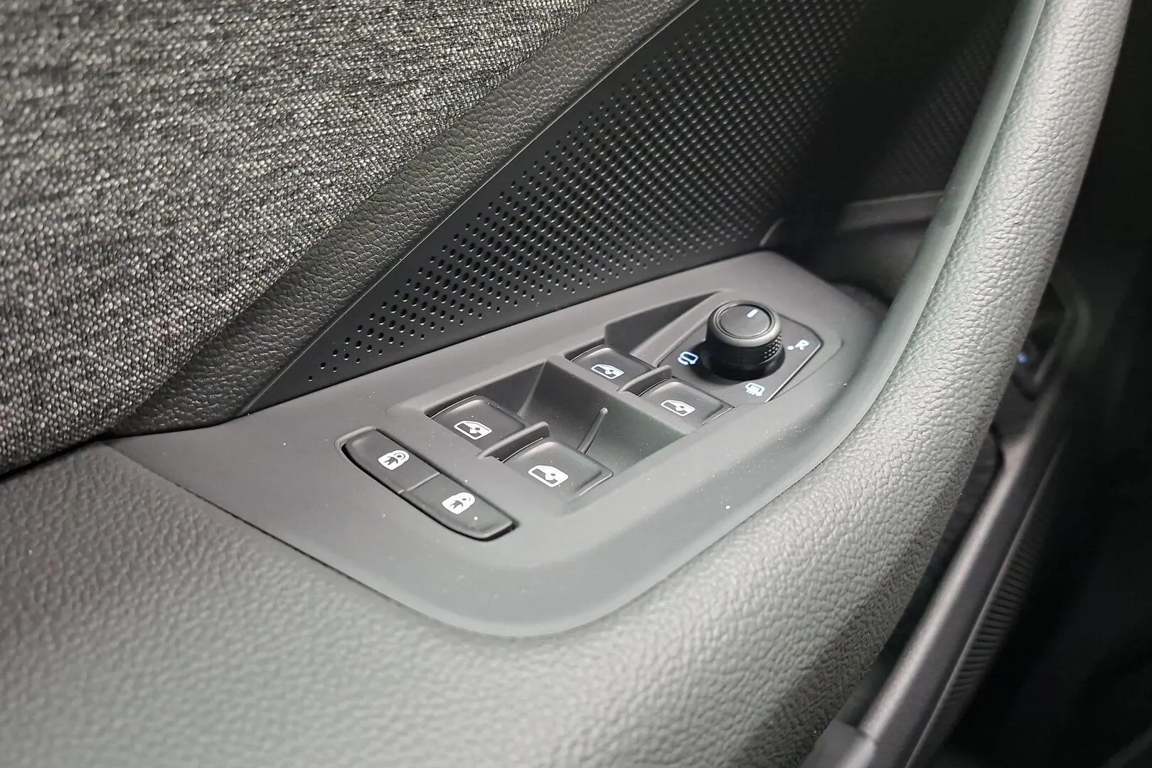 Skoda Superb NOL-786 carousel image