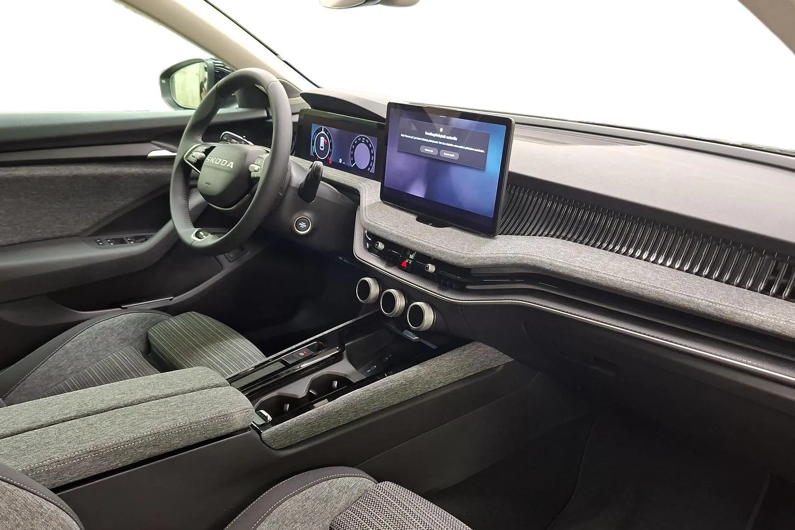 Skoda Superb NOL-786 carousel image