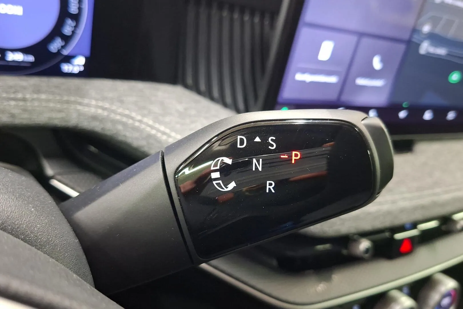 Skoda Superb NOL-786 carousel image