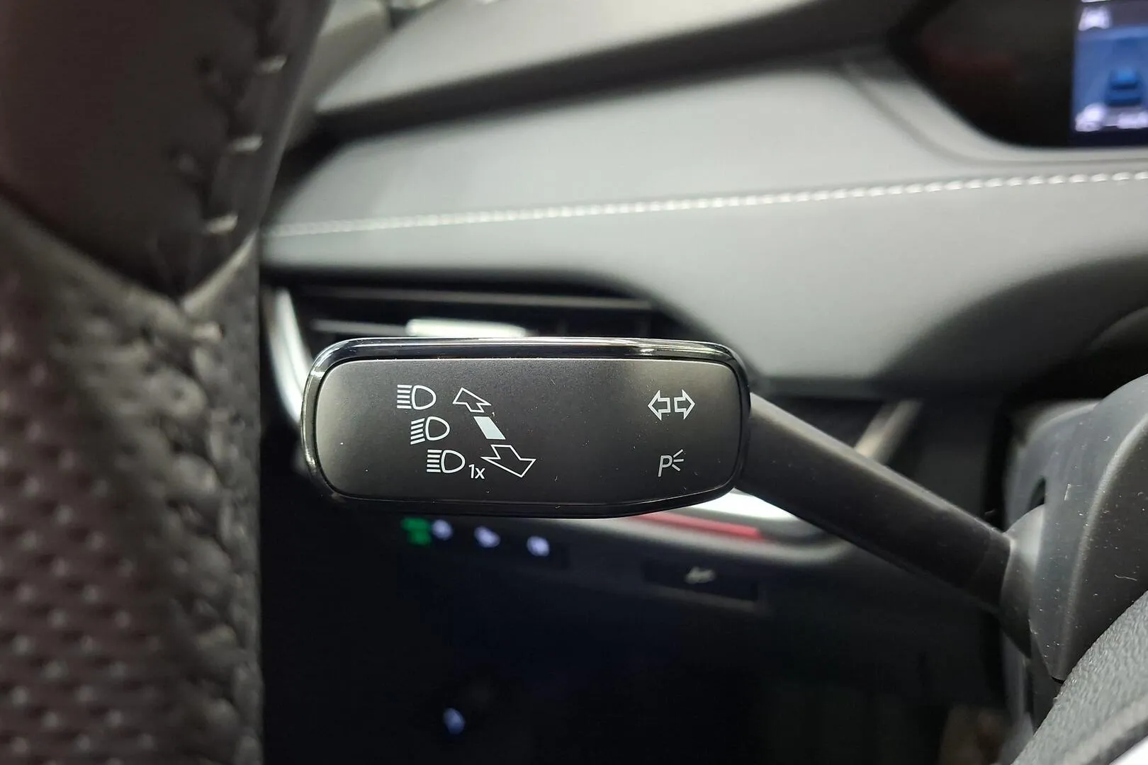Skoda Enyaq NOG-101 carousel image