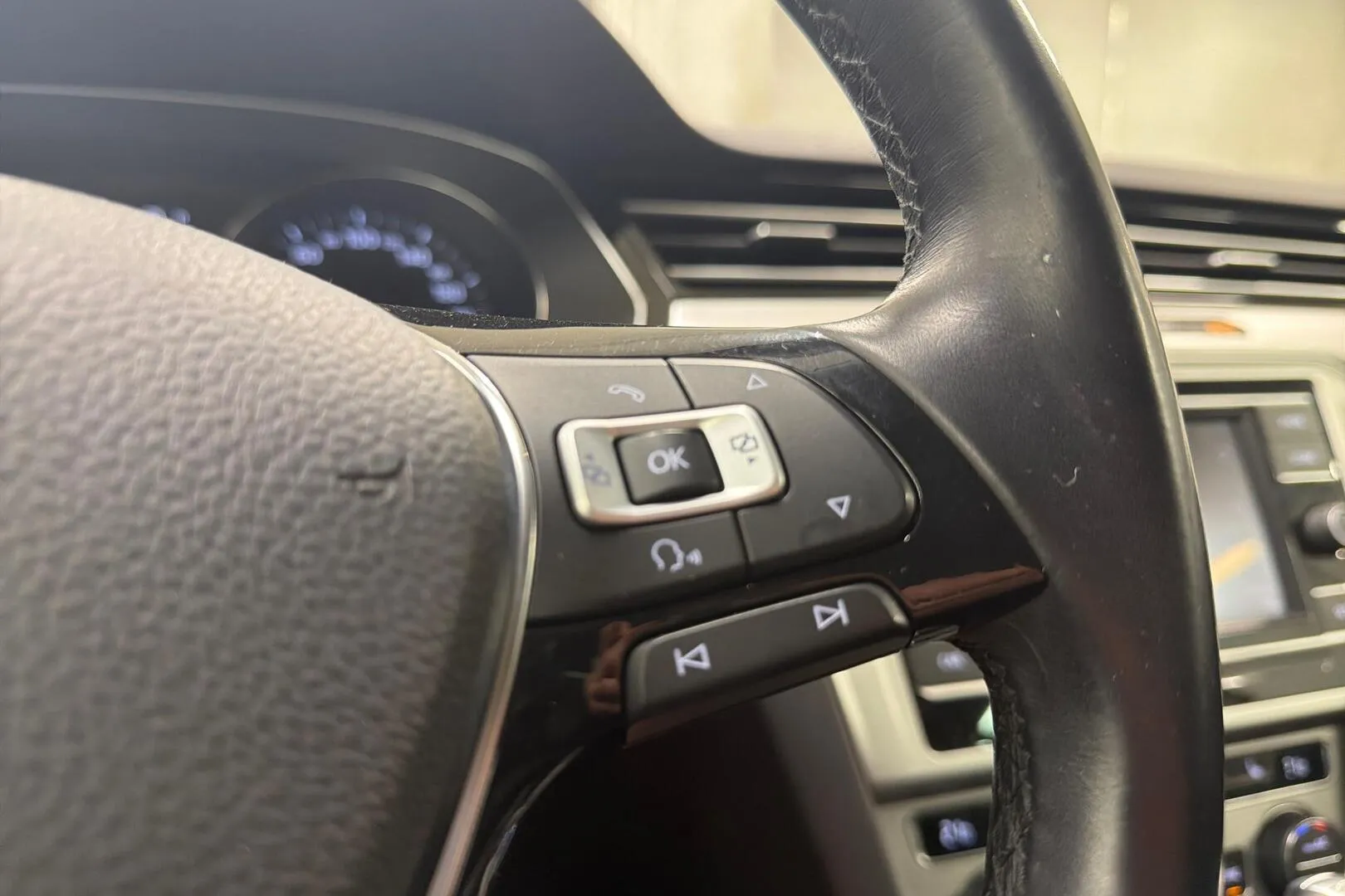 Volkswagen Passat EPM-188 carousel image