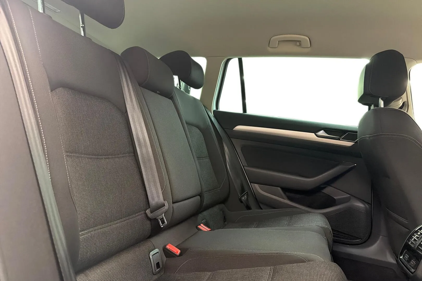 Volkswagen Passat EPM-188 carousel image