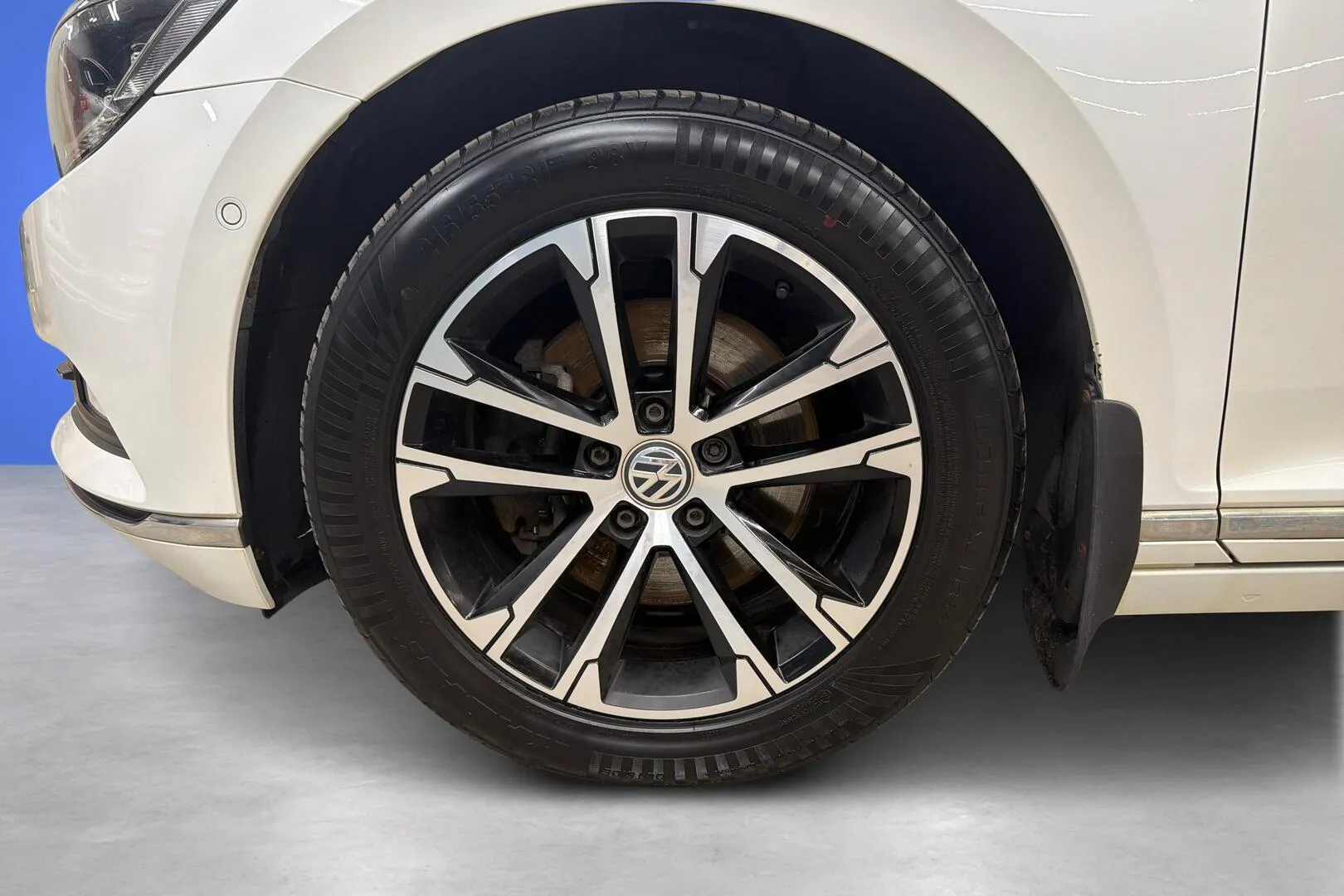 Volkswagen Passat EPM-188 carousel image