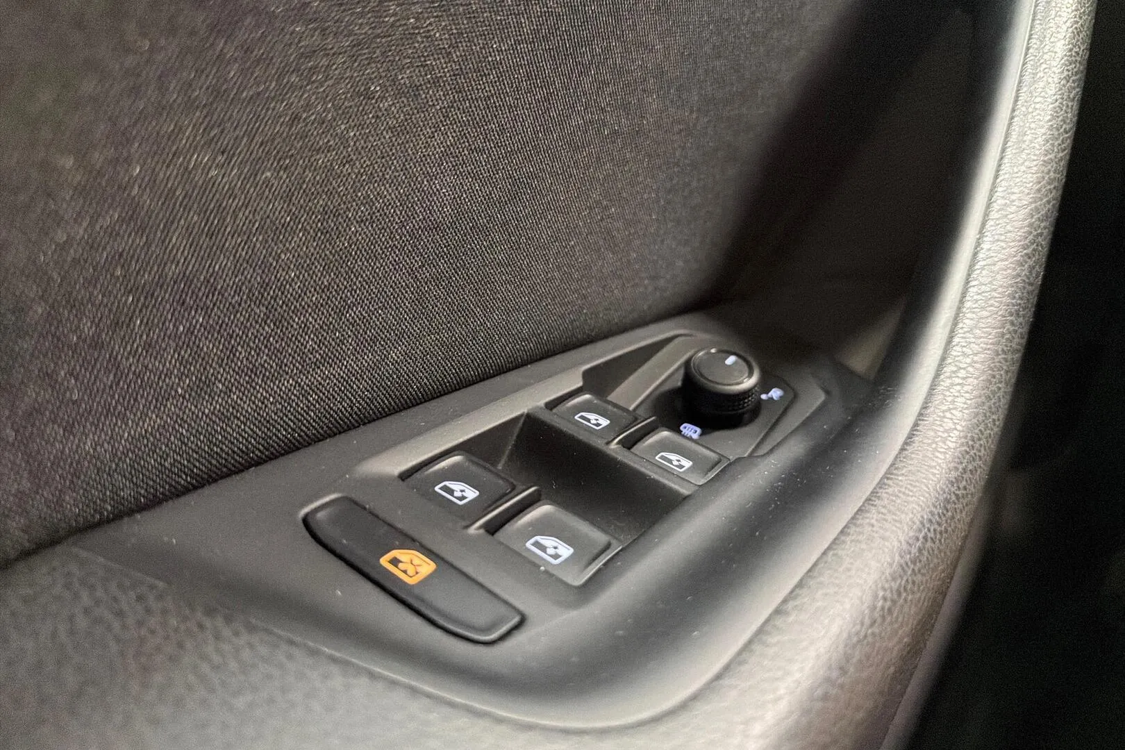 Volkswagen Passat EPM-188 carousel image