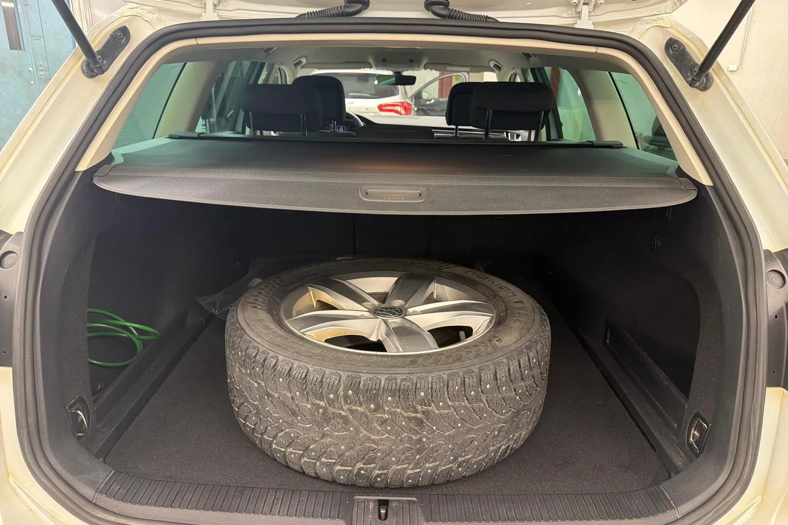 Volkswagen Passat EPM-188 carousel image