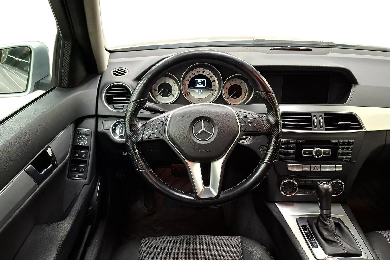 Mercedes-Benz C TYS-458 carousel image