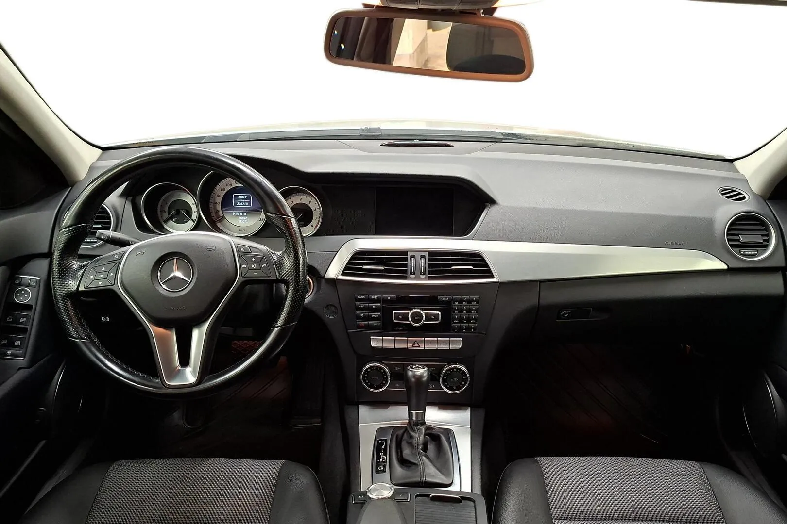 Mercedes-Benz C TYS-458 carousel image