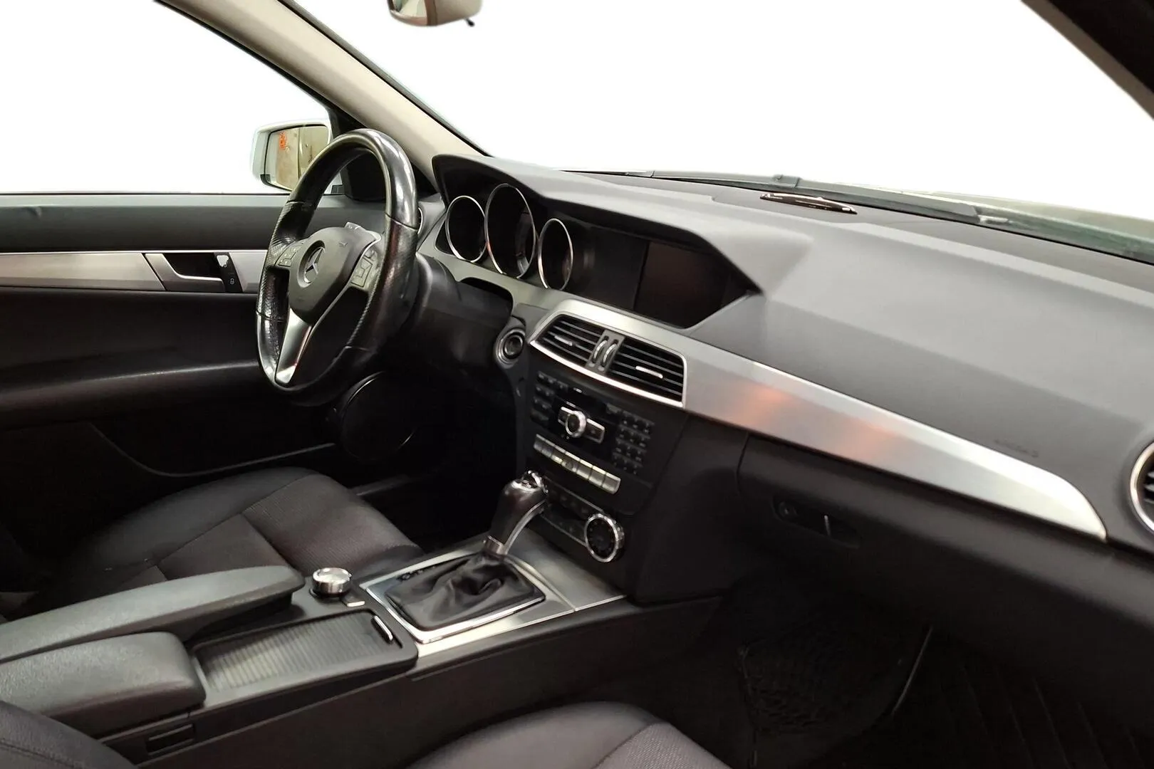 Mercedes-Benz C TYS-458 carousel image