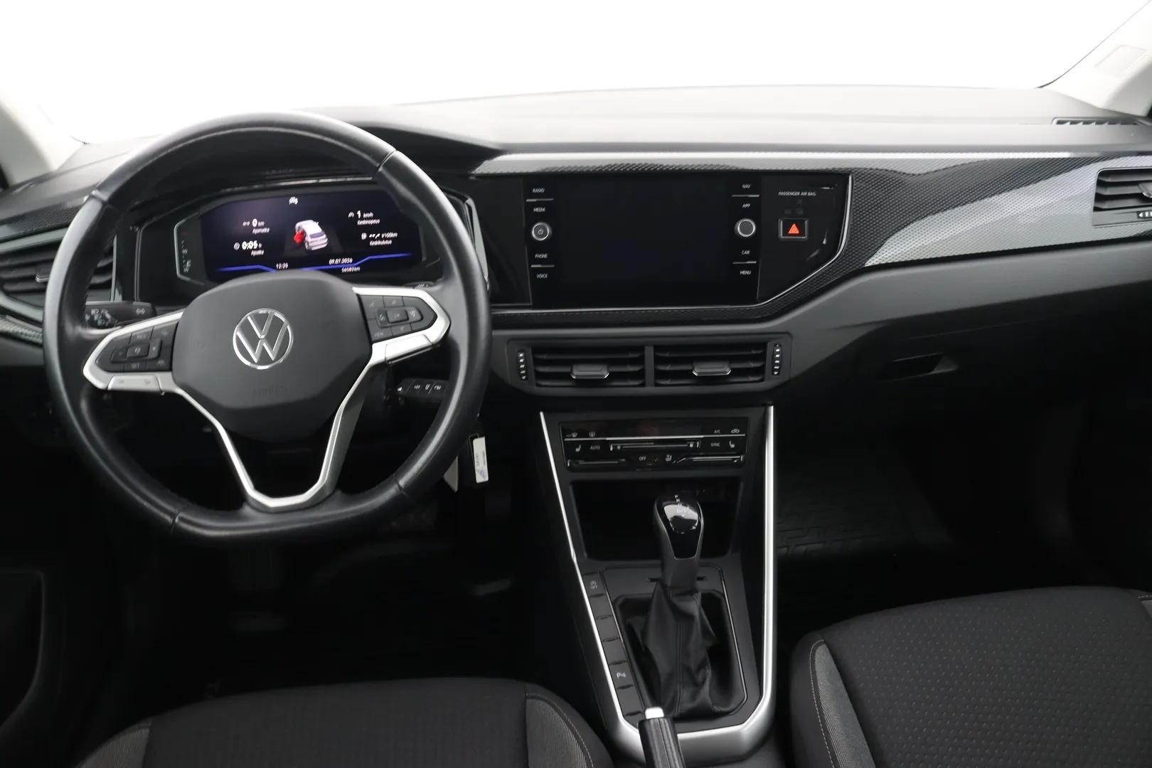 Volkswagen Taigo BXZ-263 carousel image