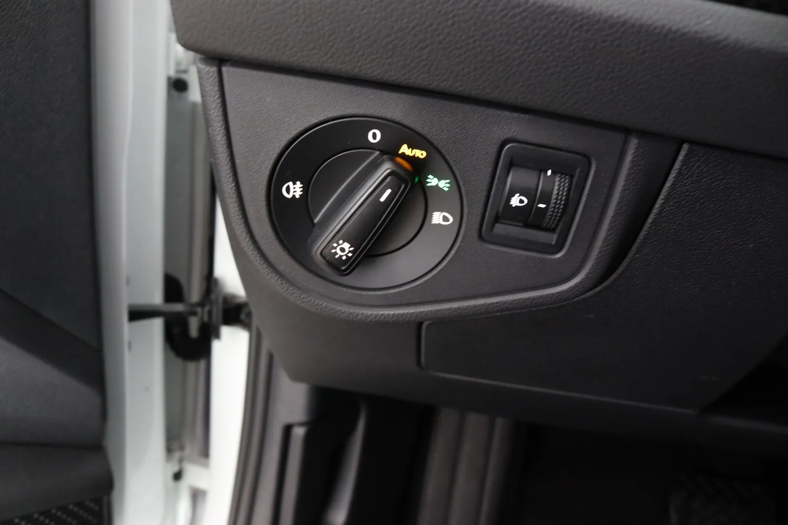 Volkswagen Taigo BXZ-263 carousel image