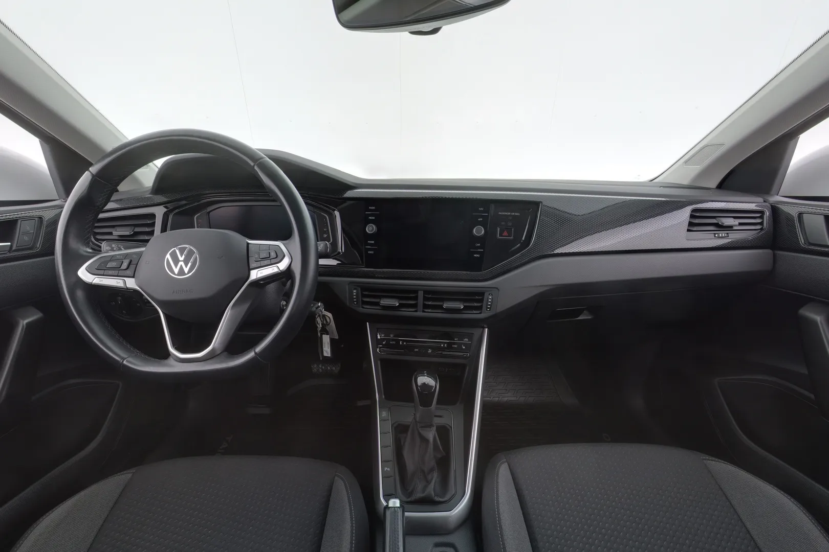 Volkswagen Taigo BXZ-263 carousel image
