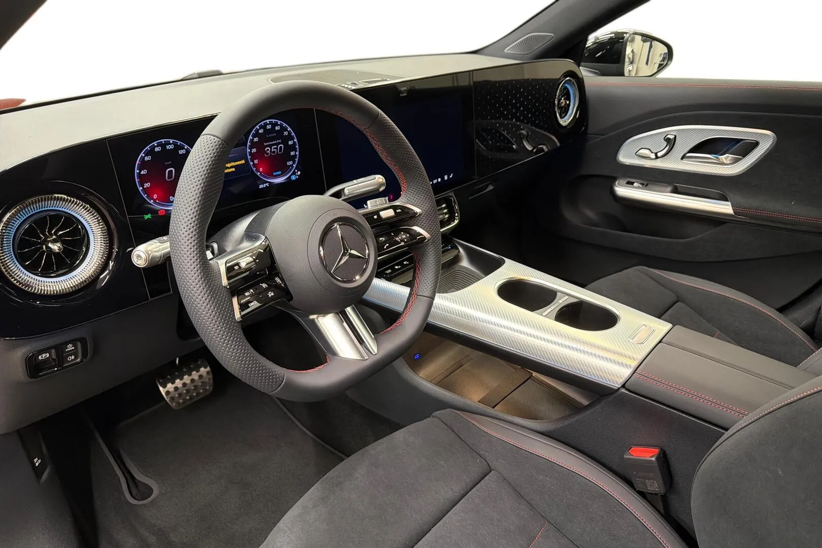 Mercedes-Benz CLA JOO-665 carousel image