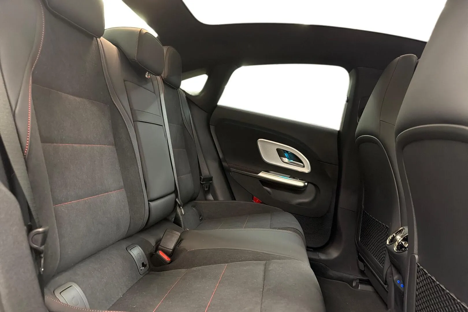 Mercedes-Benz CLA JOO-665 carousel image