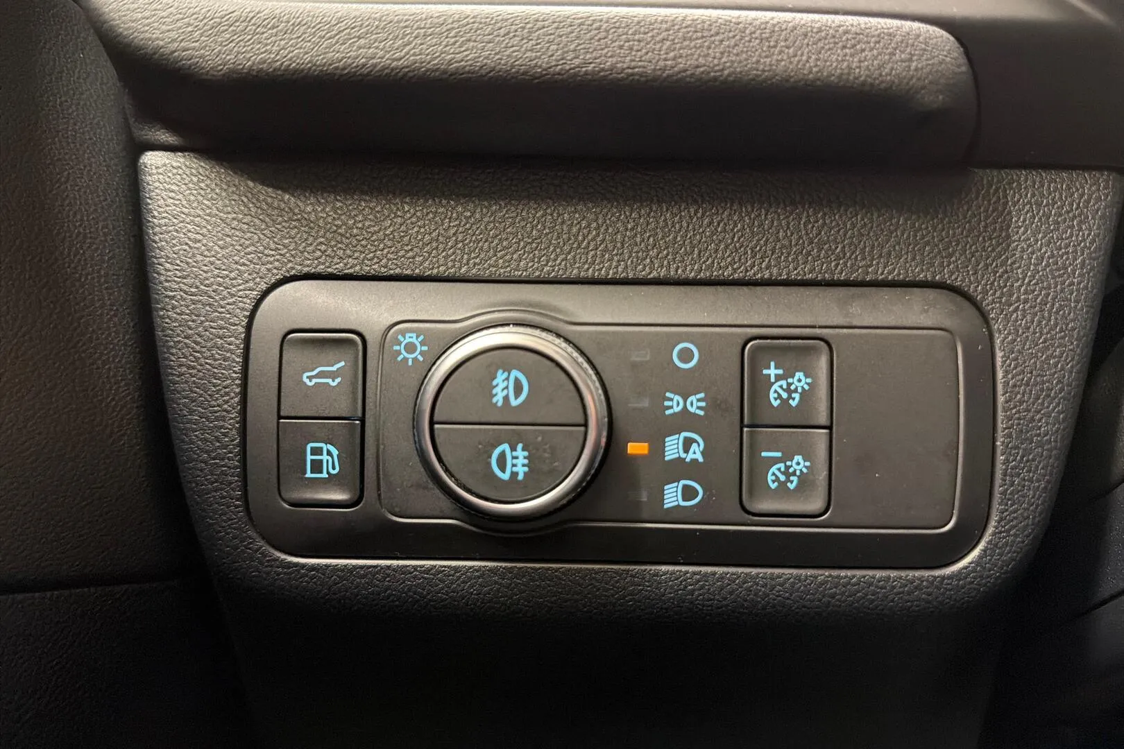 Ford Kuga LRA-399 carousel image