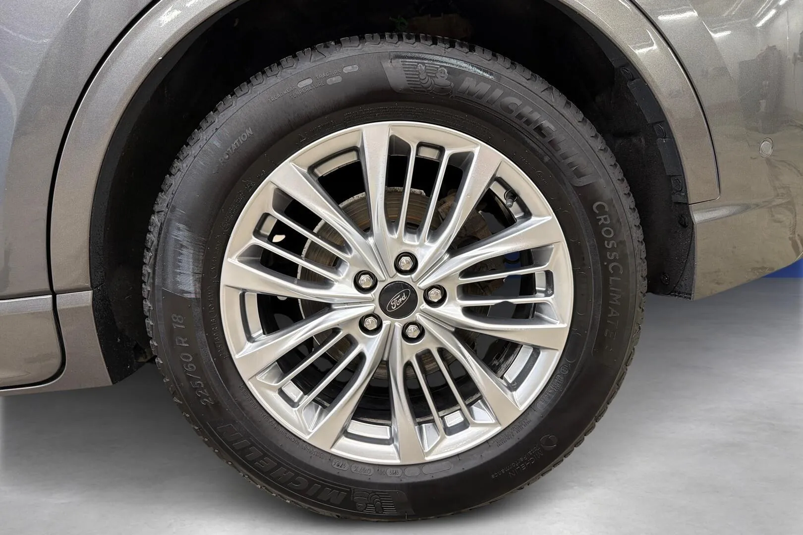 Ford Kuga LRA-399 carousel image